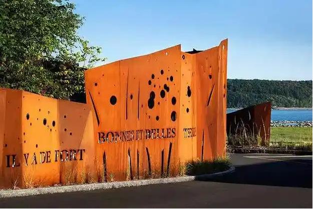 南开锈钢板景观